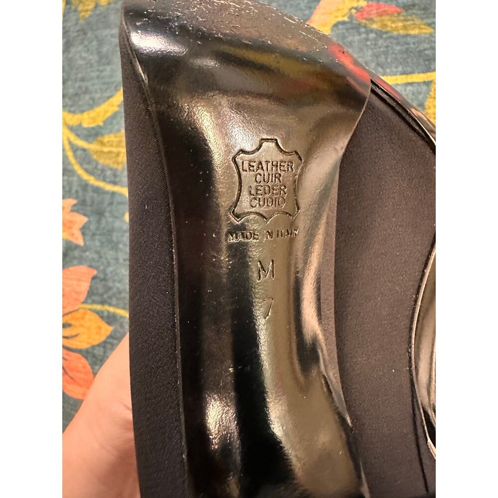 Yves Saint Laurent 80s Vintage Moise-Black heel Pump Size 7 - Picture 8 of 10